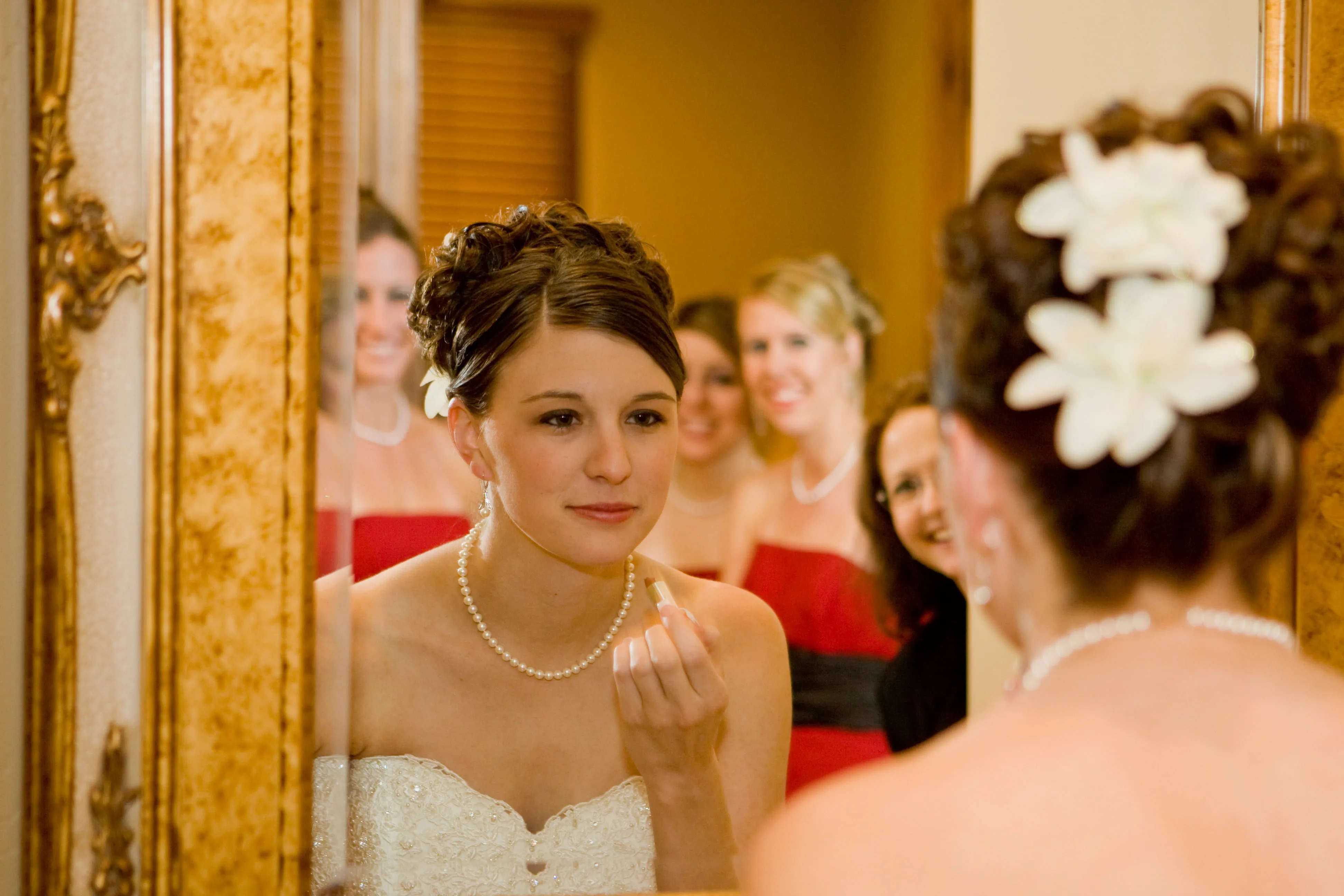 Outdoor portrait photography in golden hour light by Simon Wickes